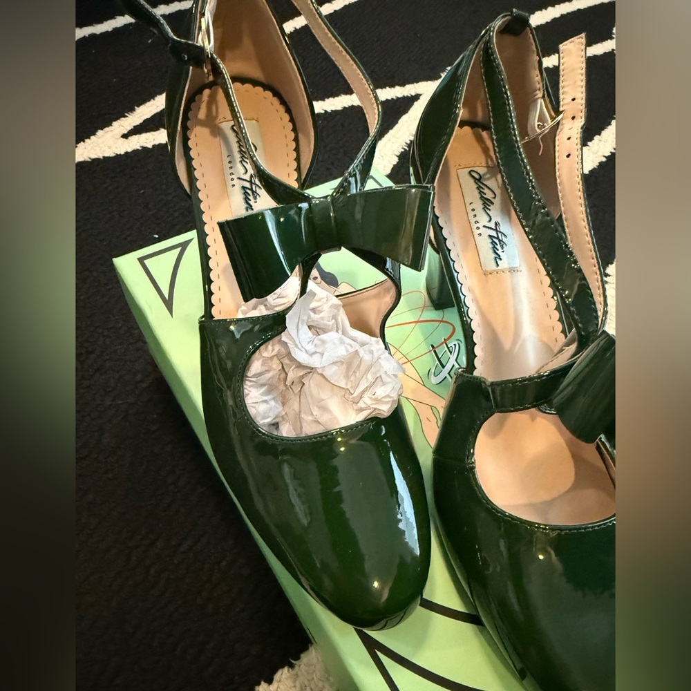 Vintage Inspired High Heel Shoes - Picture 4 of 7